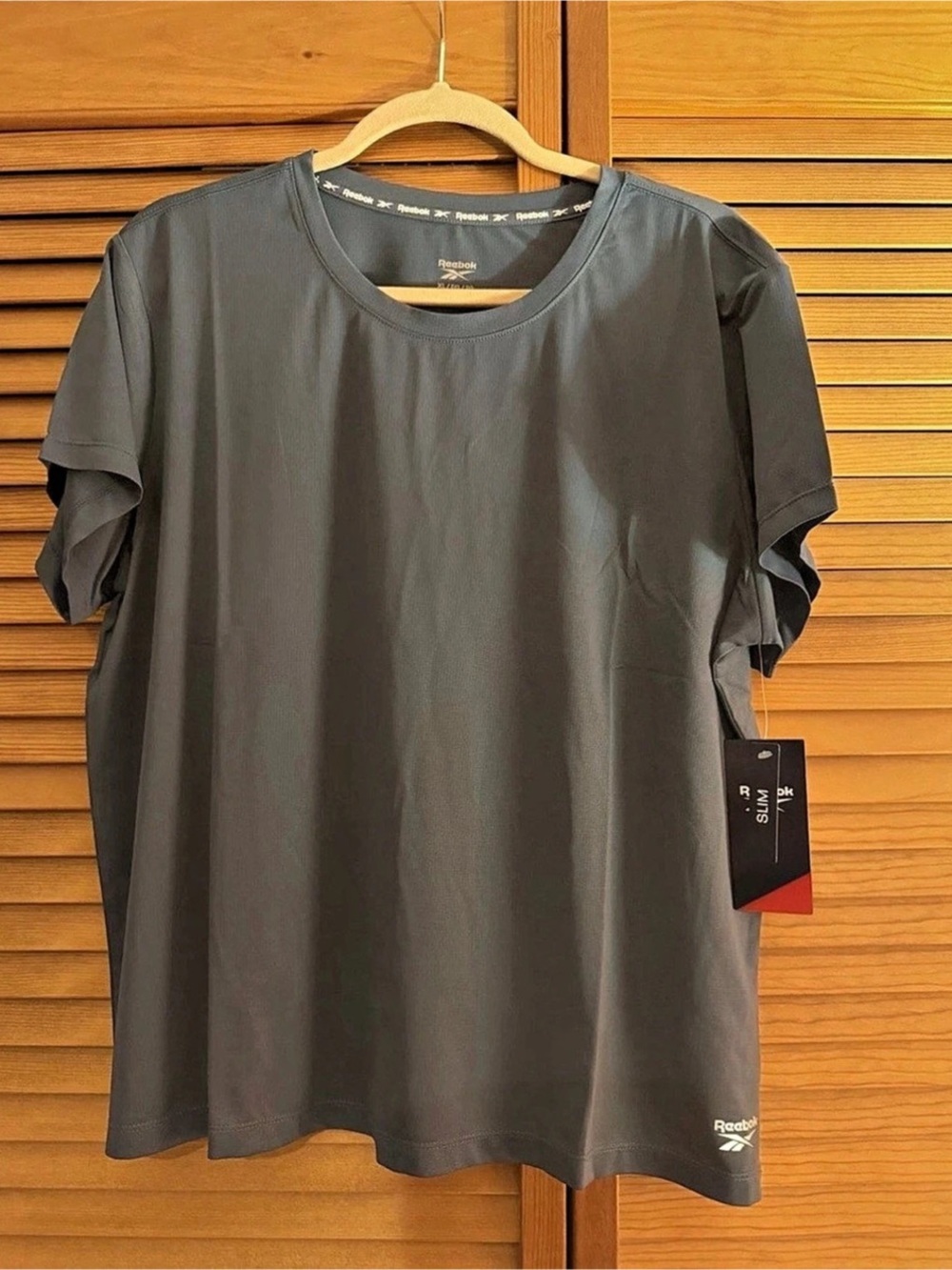 Reebok Weightless Mesh Tee Vector Shadow Short Sleeve Tee in Gray Size XL NWT